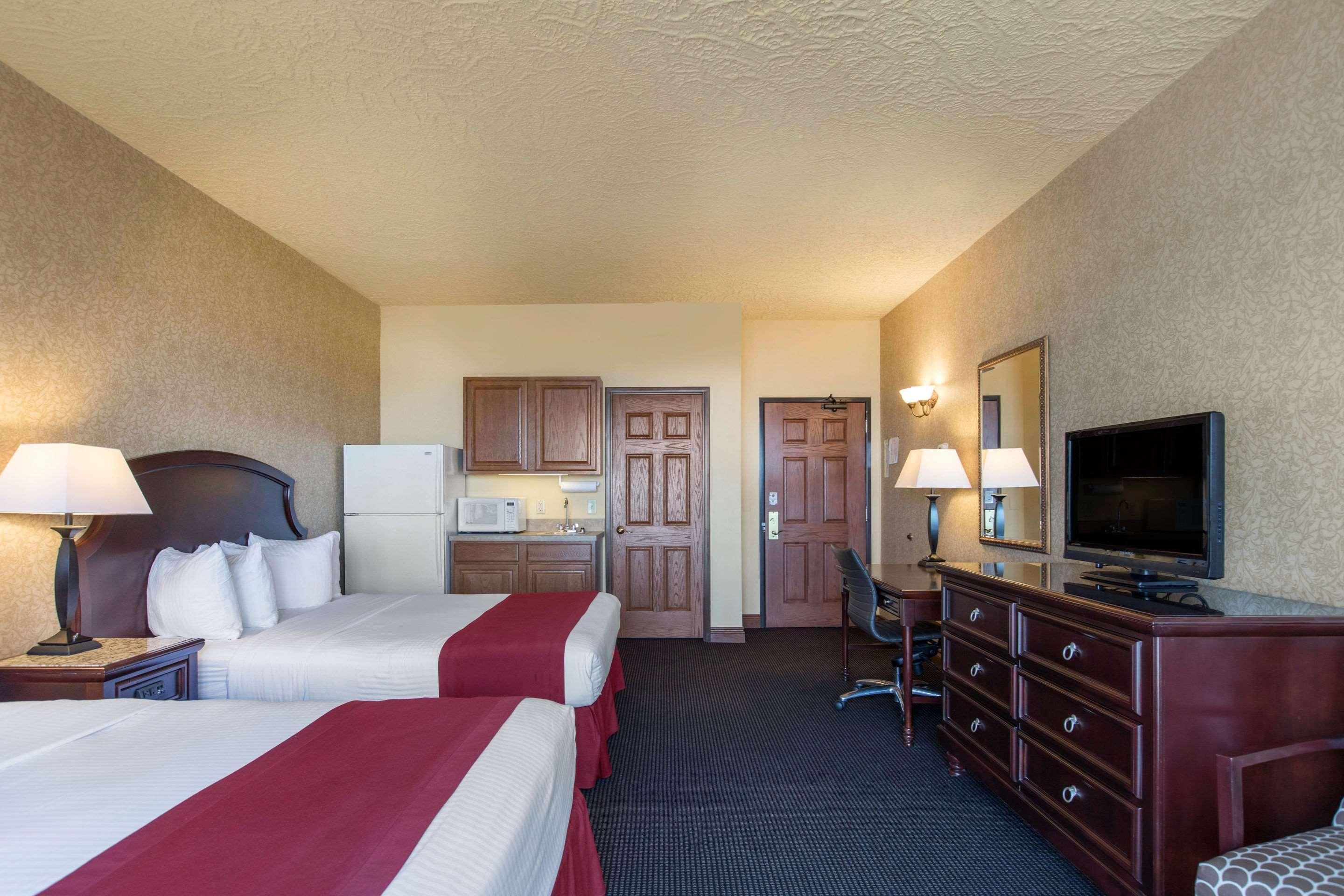 Shoreline Inn & Conference Center, Ascend Hotel Collection Muskegon Exterior photo